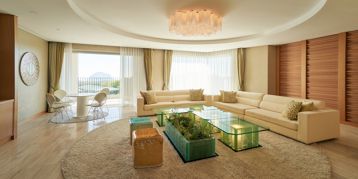 Penthouse Suite Room thumbnail
